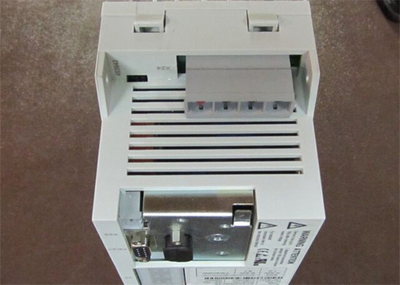 Lenze ECSCA008C4B 서보 드라이브 입력 전력: 2/PE DC 0-565 V / 675V 8 AMP