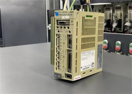 야스카와 신형 Sgdm-04ac-Sd2b Ac 세르보 드라이브 200w 오리지널 박스