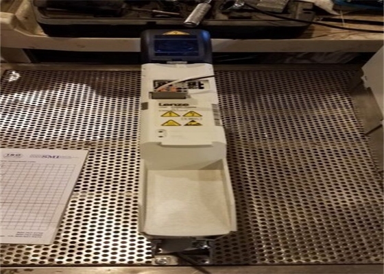 Lenze E70ACPSE0304S 전원 출력 2상 30 AMP 565/675 VDC 10.3 KW