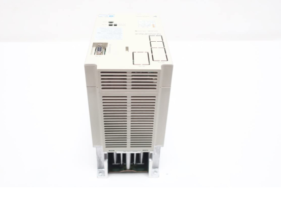 Yaskawa SGDB-15ADG AC 서보 증폭기 200-230V 10A 1.3KW 위치 제어