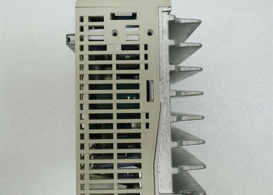 야스카와 SGDH-04AE 산업용 서보 드라이브 200-230 VAC 50 / 60 Hz 30 와트 55 kW