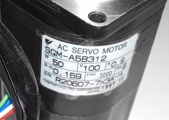 야스카와 SGM-A5B312 서보 모터 0.9AMP 100V 50W 2048 P/R 증분형 엔코더