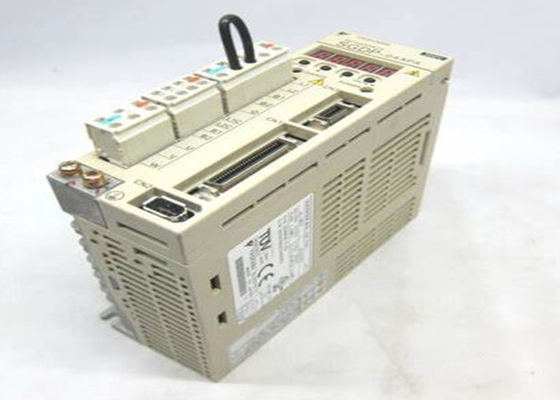 야스카와 SGDP-04APA 디지털 AC 서버 컨트롤 인크리멘탈 및 절대적 인코더를 지원합니다