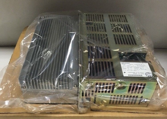 야스카와 CACR-IR44SFBY8 AC 모터 드라이브 4.4 KW 용량 3상 50/60Hz 24 암페어