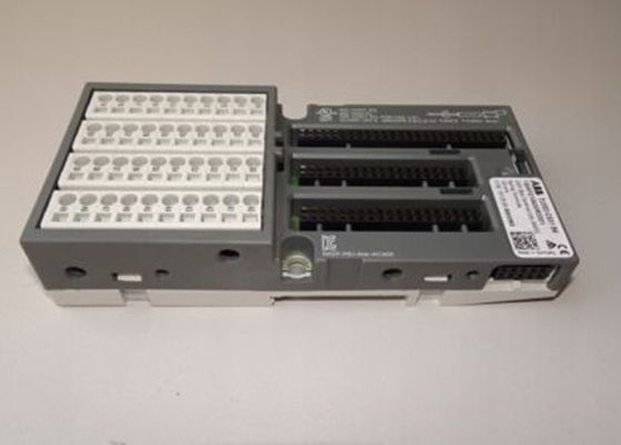 TU552-CS31 1SAP210400R0001 PLC S500 버스 터미널 유닛은 CS31 버스 모듈로 뛰어 오릅니다
