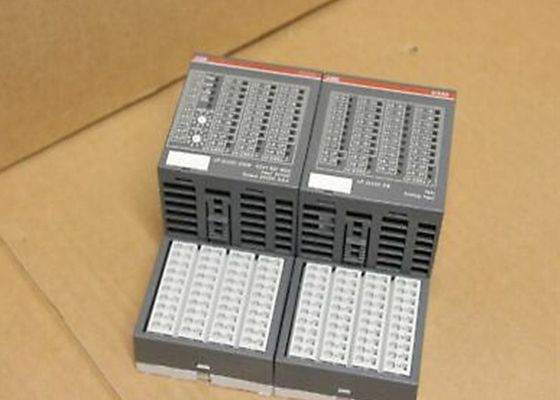 TU552-CS31 1SAP210400R0001 PLC S500 버스 터미널 유닛은 CS31 버스 모듈로 뛰어 오릅니다
