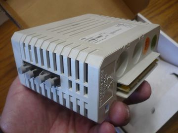 새로운 디지털 방식으로 단위 ABB 3BSE037760R1 TB840A Modulebus 송이 전산 통신기 S800 입력/출력, PR: B
