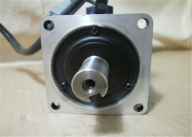 Yaskawa 새로운 고유 AC 자동 귀환 제어 장치 모터 0.637N.M 3000r/mim SGMAH-02A1F-AP51