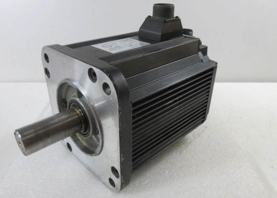 YASKAWA USAFED-20CB2T Self-Cooled Type 2.0kW 1500 Rpm Encoder AC Servo Motor