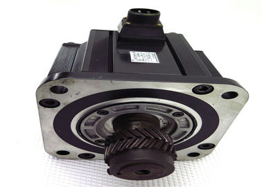 New Industrial Servo Motor Yaskawa  32.8A AC Servo Motor SGMG-44A2AB New in Box