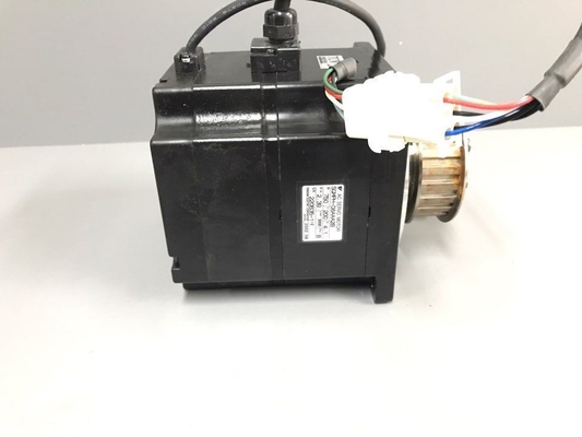 SGMPH-08AAA2B Yaskawa Sigma-II Servo Motor 750 W 200V AC 13 Bit Absolute