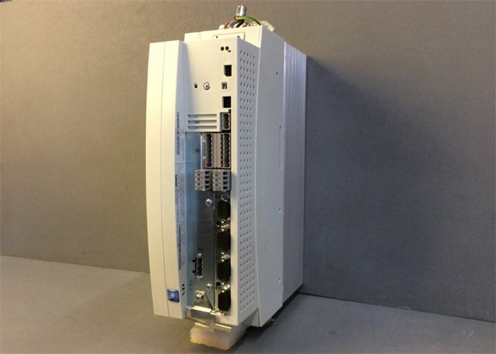 Lenze EVS9323-ETV004 서보 컨트롤러 9300 시리즈 400/480VAC 1.5KW(2HP) 서보 PLC 기술