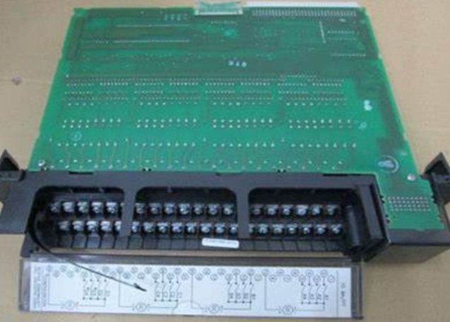 Ge Fanuc IC693MDL930 모듈은 Ge Fanuc 6-포인트 I/O 모듈 시리즈 90-30 Plcs입니다.
