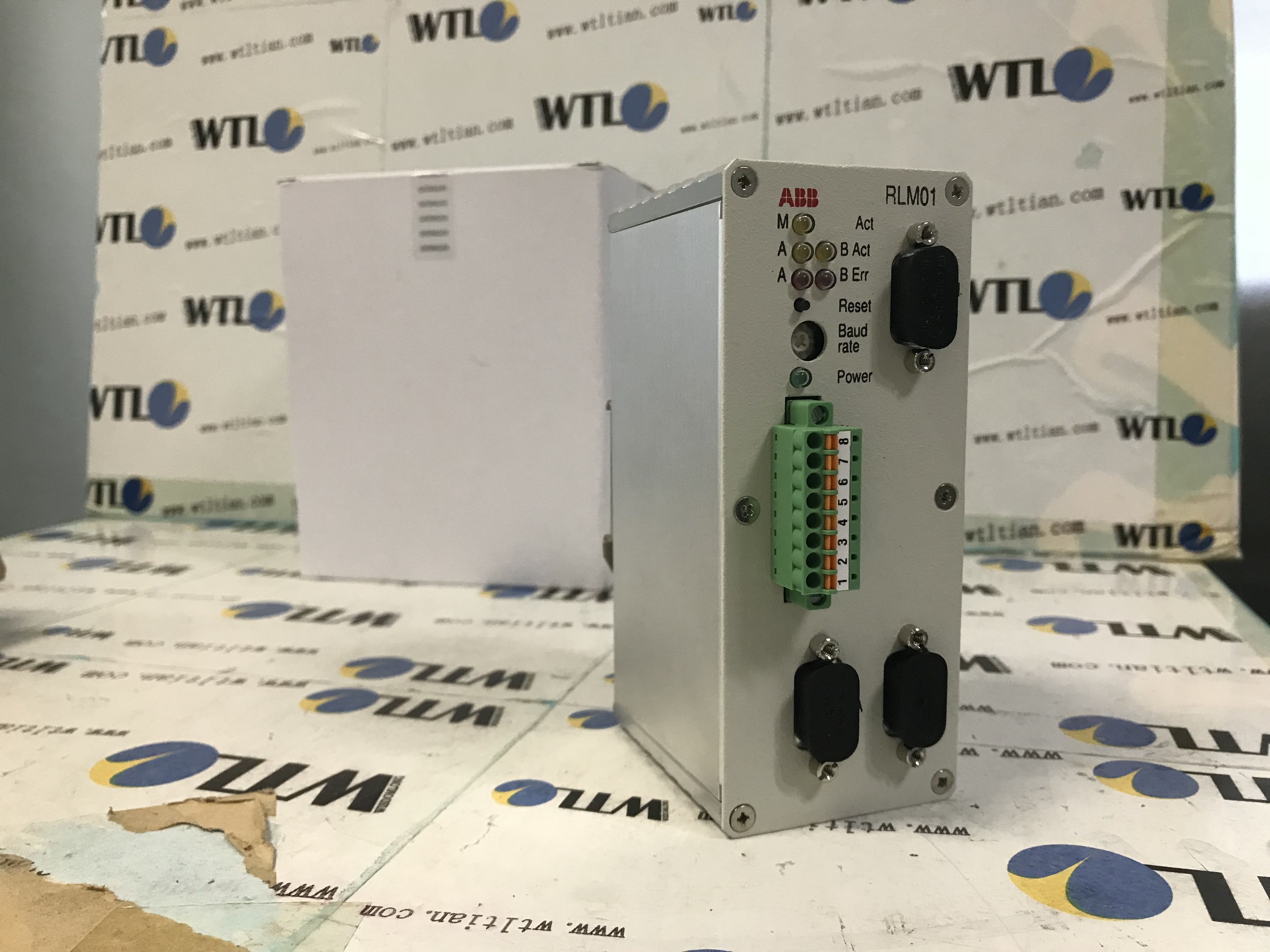 8개 채널이 있는 ABB RLM01 PROFIBUS 모듈